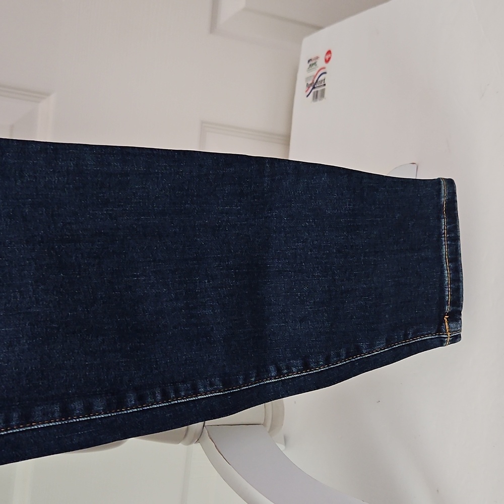 Torrid NWT Midfit Super Skinny Jeans - Picture 3 of 9